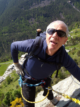 Aldo verso l’uscita della Ferrata di Covarey (60104 bytes)